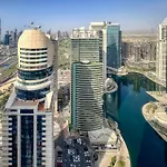 Lakeside Luxe Retreat 1 Bedroom Apartment I Free Gym, Pool, Wi-Fi & Parking I By Meerak