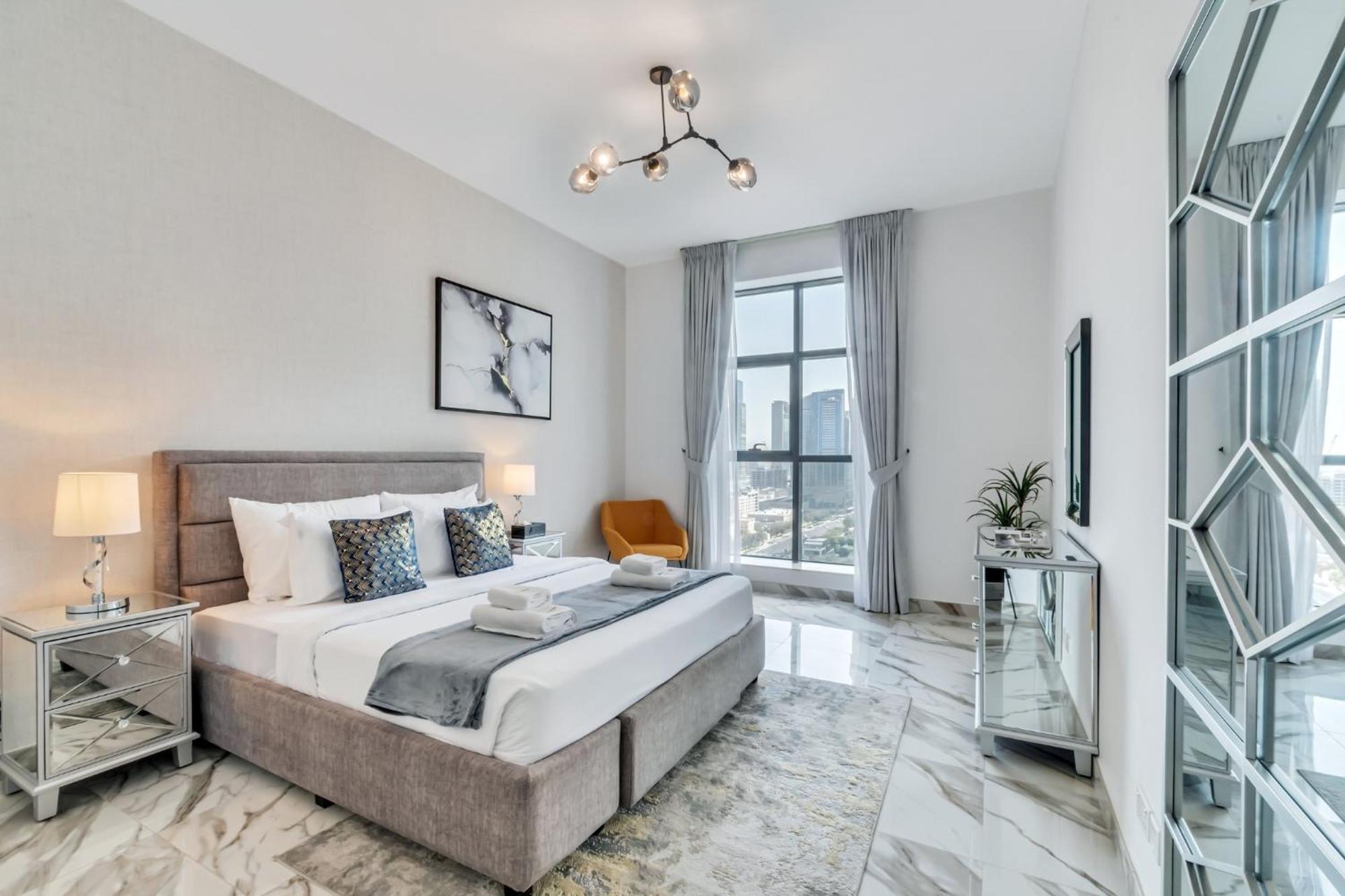Apartment Lakeside Luxe Retreat 1 Bedroom I Free Gym, Pool, Wi-fi & Parking I By Meerak Dubai